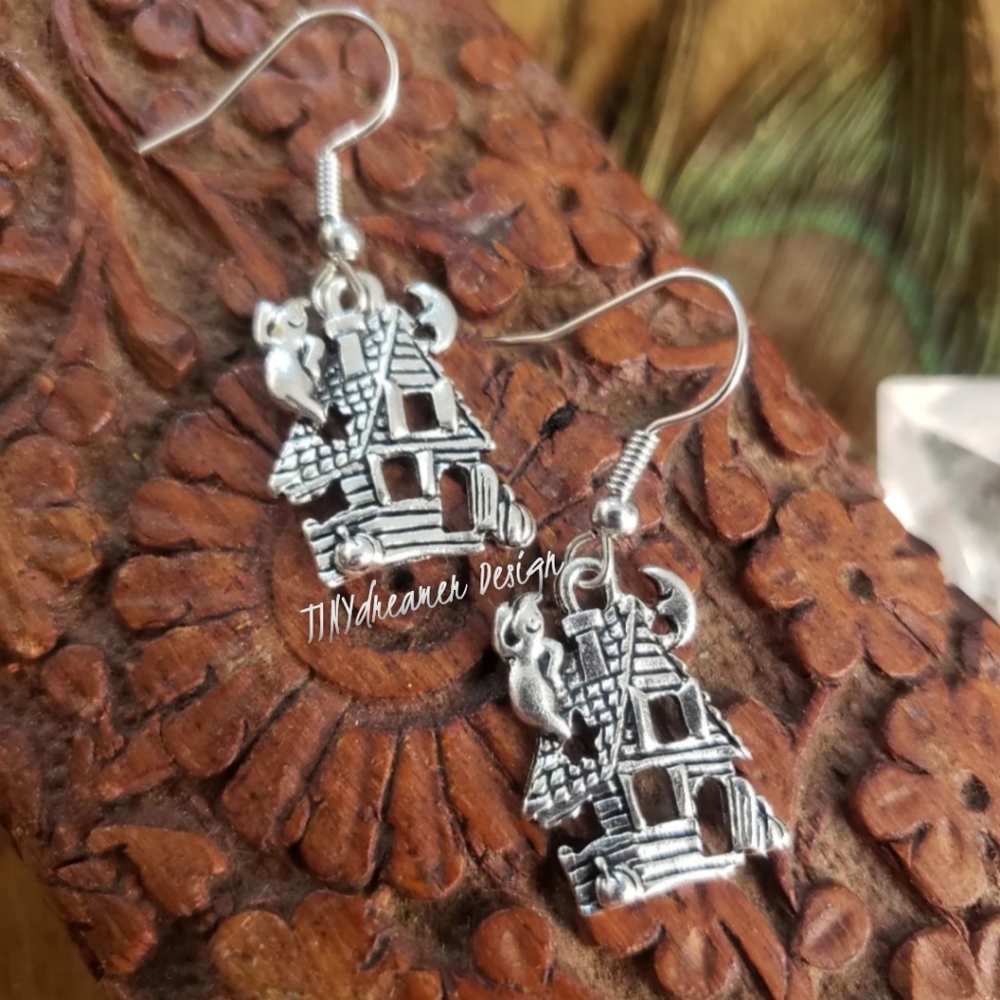 Haunted House Halloween earrings ♠︎ Horror ♥︎ Gothic ♠︎ 666 ♥︎Goth ♠︎ Witchy ♠︎